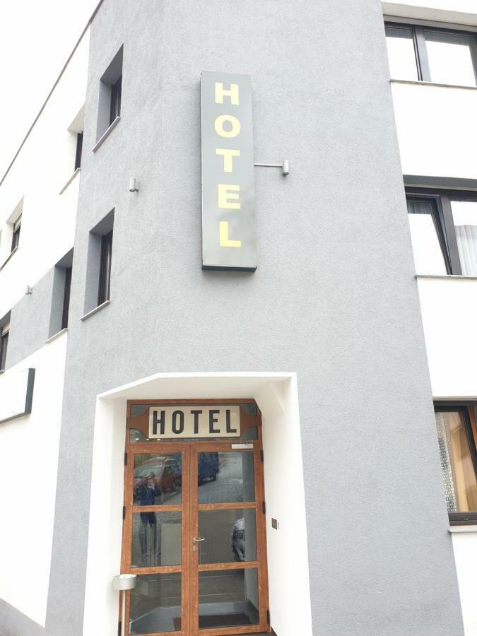 キルヒベルク ホテル ガルニ ザールブリュッケン エクステリア 写真